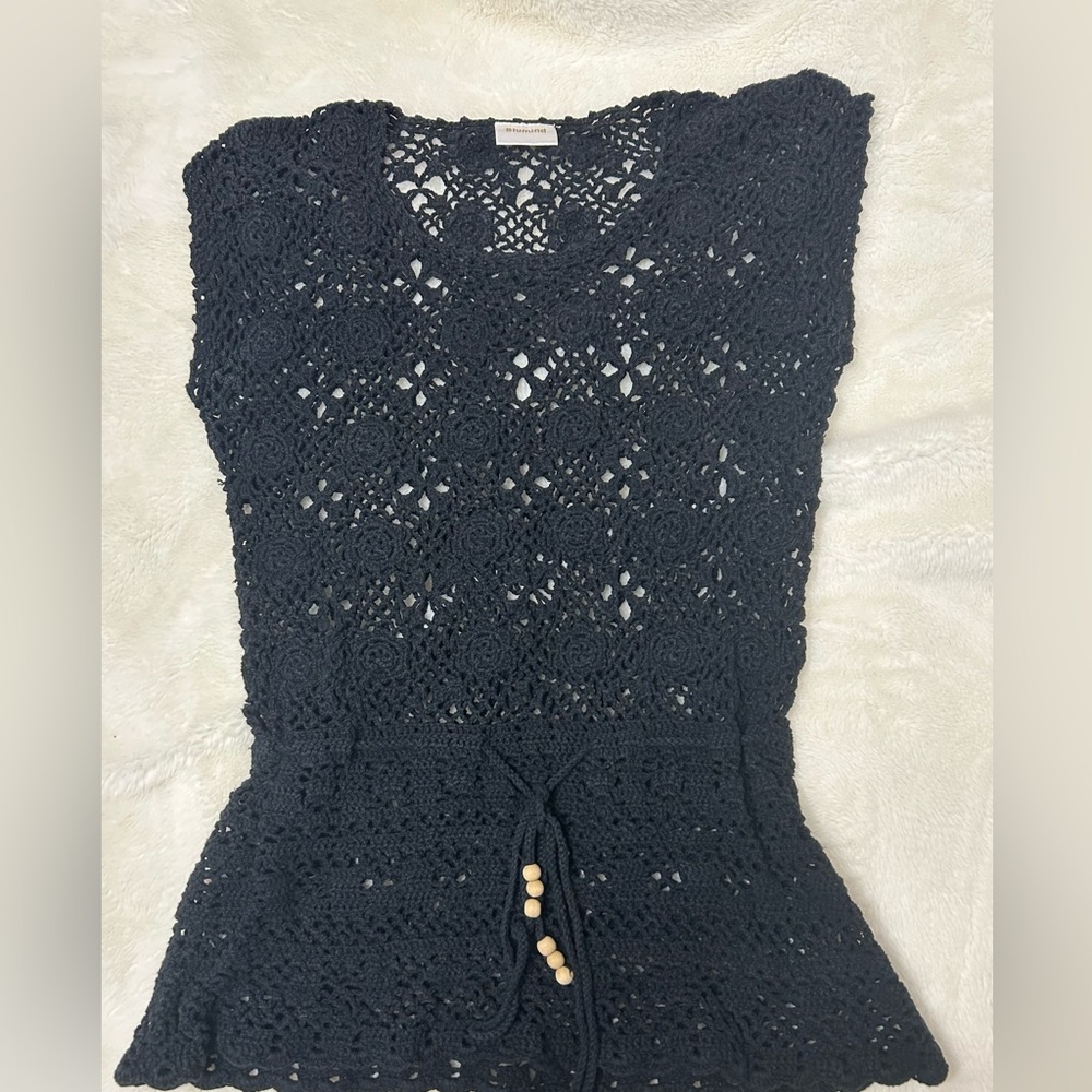 vintage black crochet top with wooden beads!